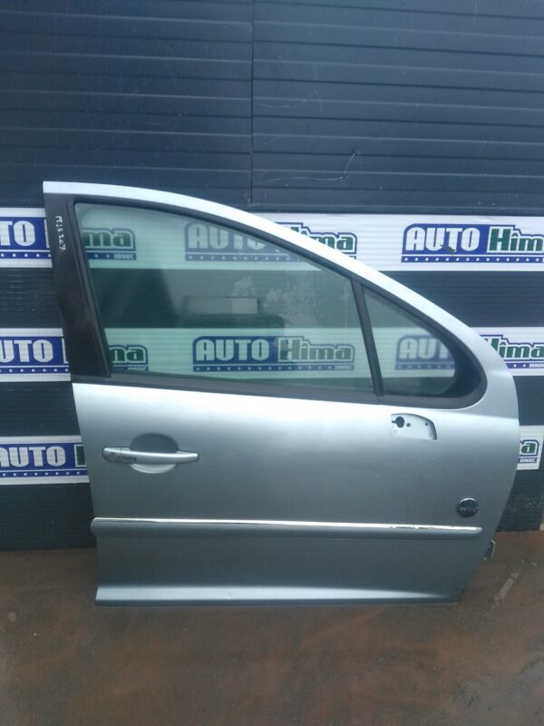 Usa fata dreapta Peugeot 207