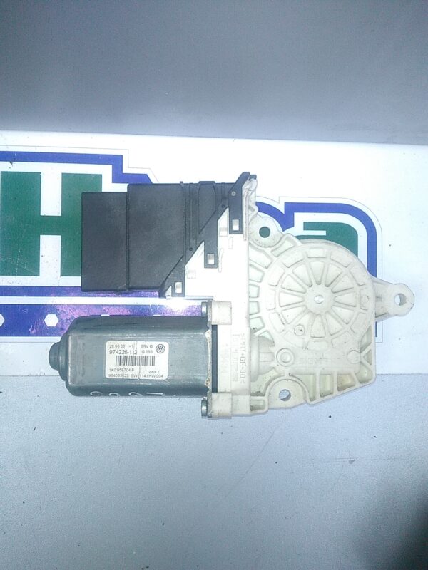 Motoras macara dreapta spate, VOLKSWAGEN PASSAT B6 SEDAN 2005-2011