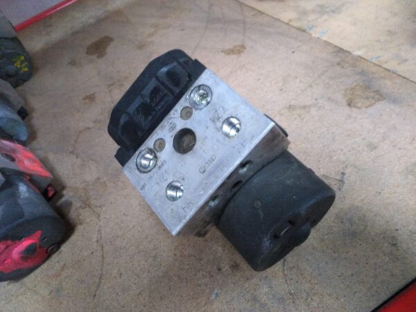 UNITATE ABS, VOLKSWAGEN PASSAT B5 SEDAN 2001-2005