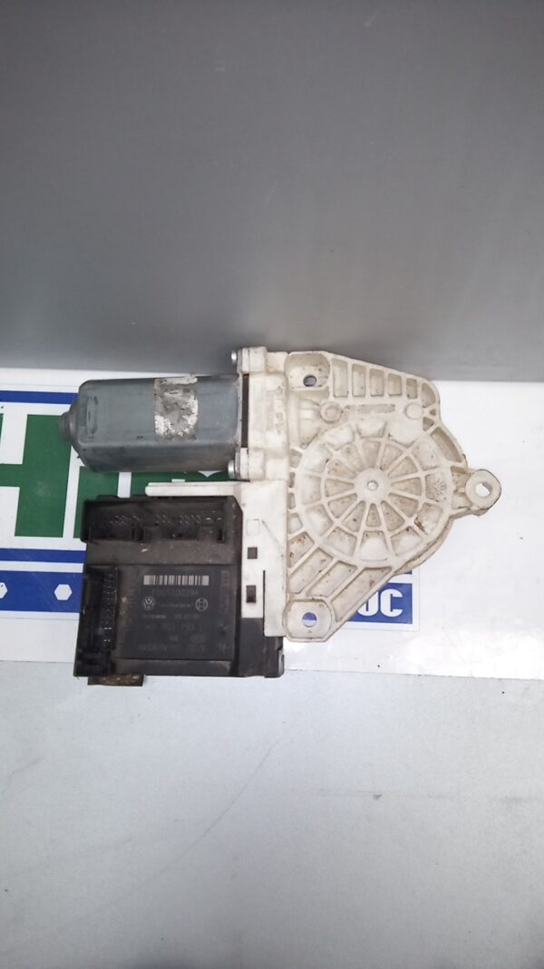 Motoras macara stanga fata, VOLKSWAGEN PASSAT B6 SEDAN 2005-2011