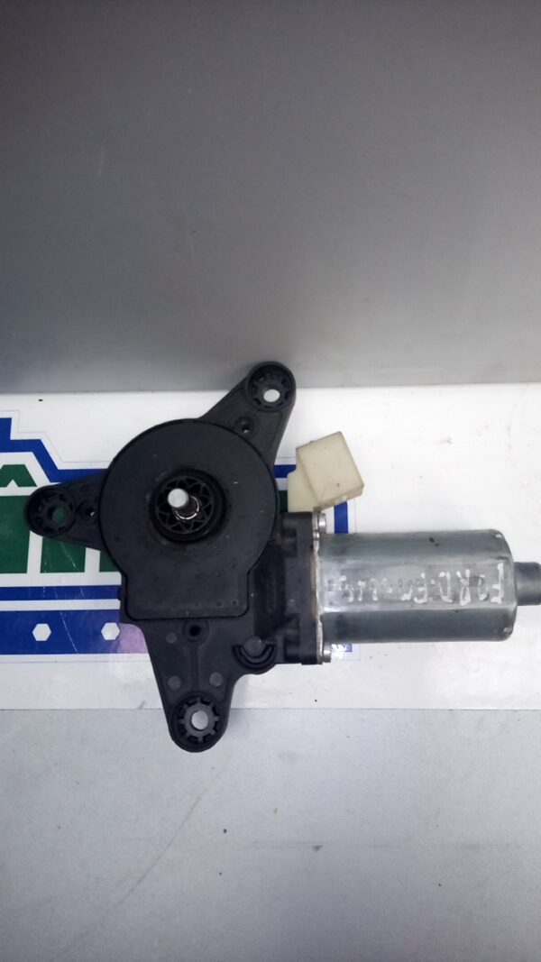 Motoras macara dreapta fata, MERCEDES Vito/Viano W639 2003-2014