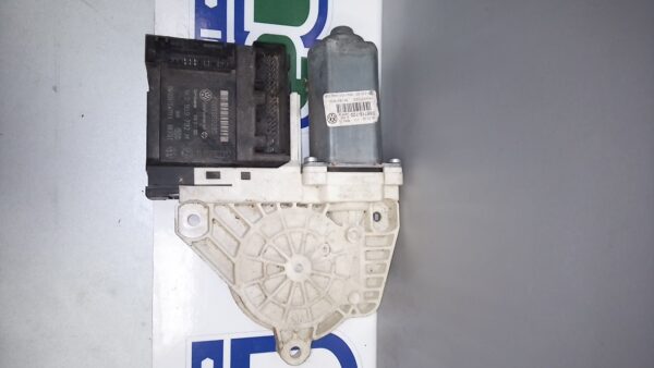 Motoras macara stanga fata, VOLKSWAGEN PASSAT B6 SEDAN 2005-2011