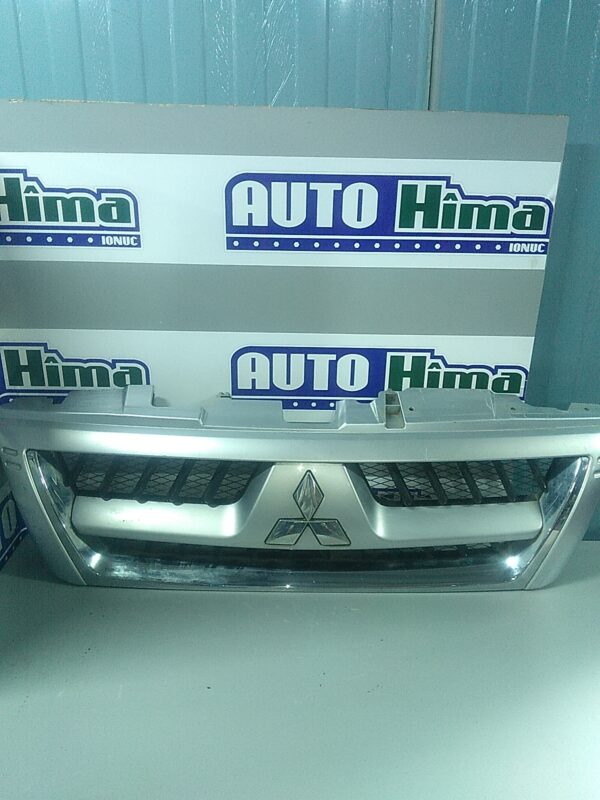 Grila fata, Mitsubishi Pajero