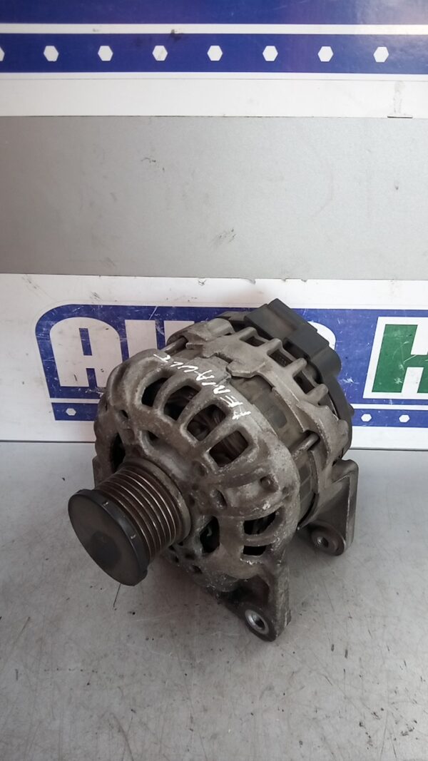 Alternator RENAULT Clio IV 2012-2019 0.9B (90Amp)