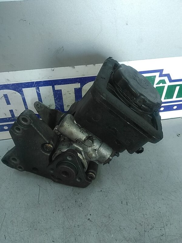 Pompa servodirectie BMW Seria V E39 1995-2003 3.0 D