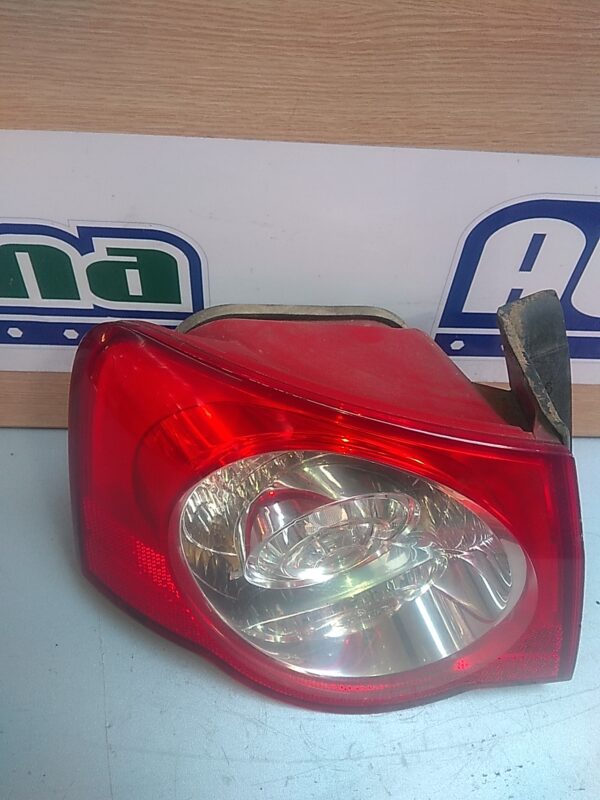 Stop stanga aripa VOLKSWAGEN PASSAT B6 SEDAN 2005-2011