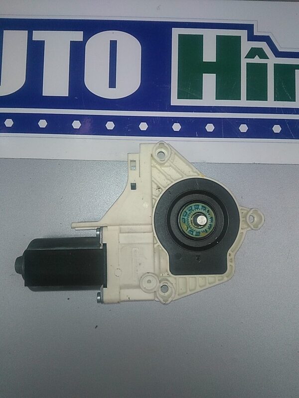 Motoras macara stanga fata AUDI A4 B8 SEDAN 2008-2016