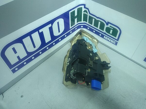 Broasca usa fata stg Volkswagen Golf V 1K 2003-2010