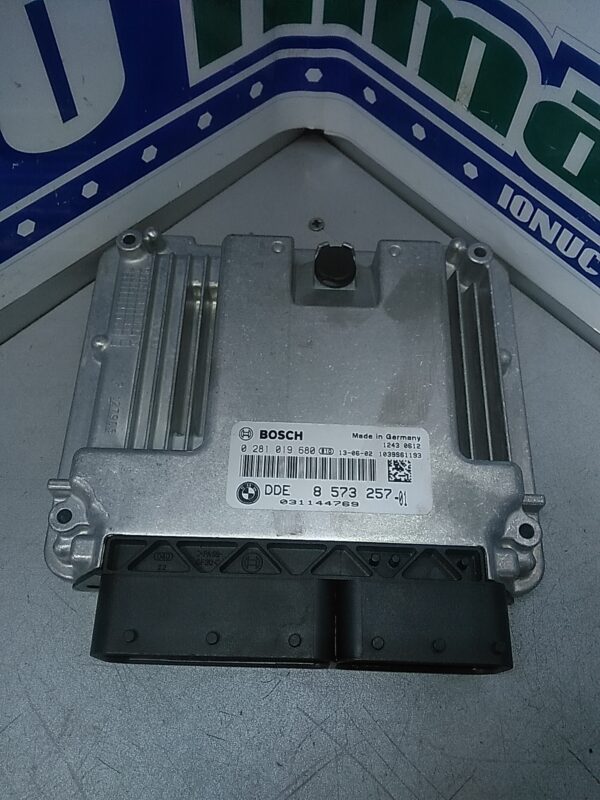 Calculator motor BMW Seria V F10 2010-2014 2.0 D