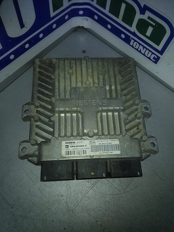 Calculator motor PEUGEOT 607 1999-2010 2.7 HDI
