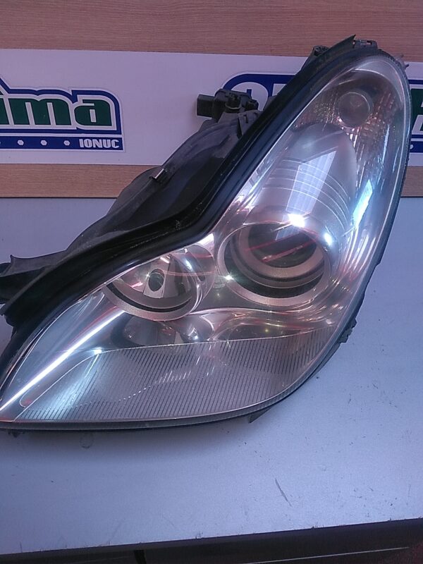 Far stanga cu xenon MERCEDES CLS W219 2004-2011