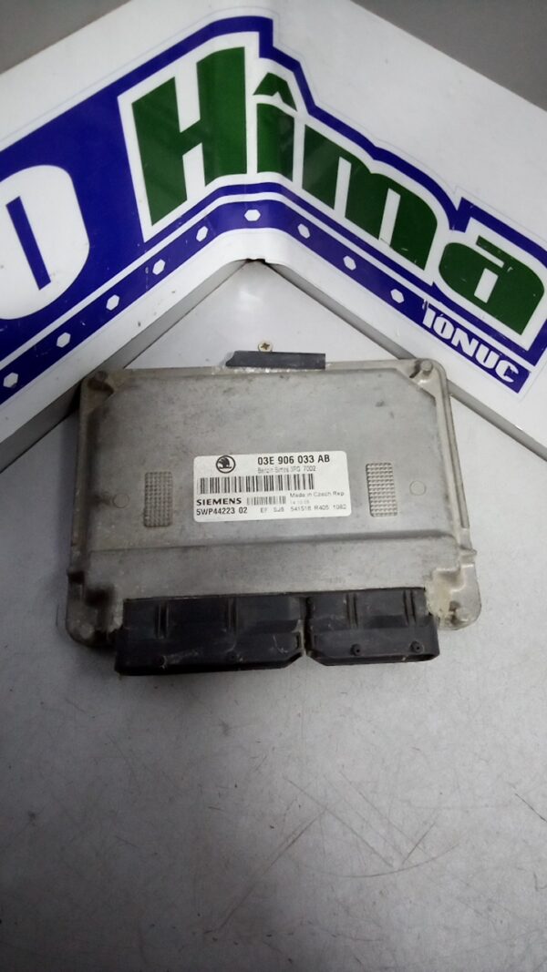 Calculator motor SKODA Fabia I 6Y 1999-2007 1.2 B