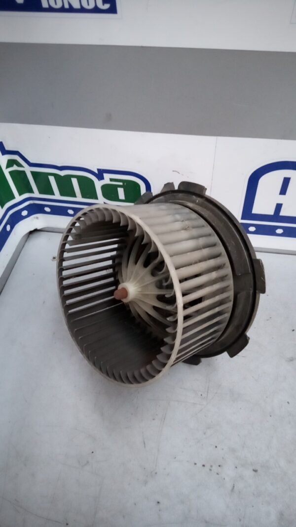 Ventilator habitaclu de pe masina cu volan pe dreapta VOLKSWAGEN Crafter 2E / 2F 2006-2017