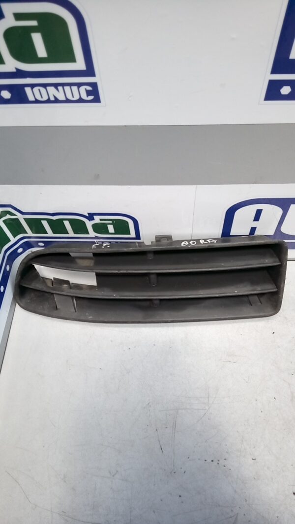 Grila bara fata stanga VOLKSWAGEN Bora 1J 1997-2006