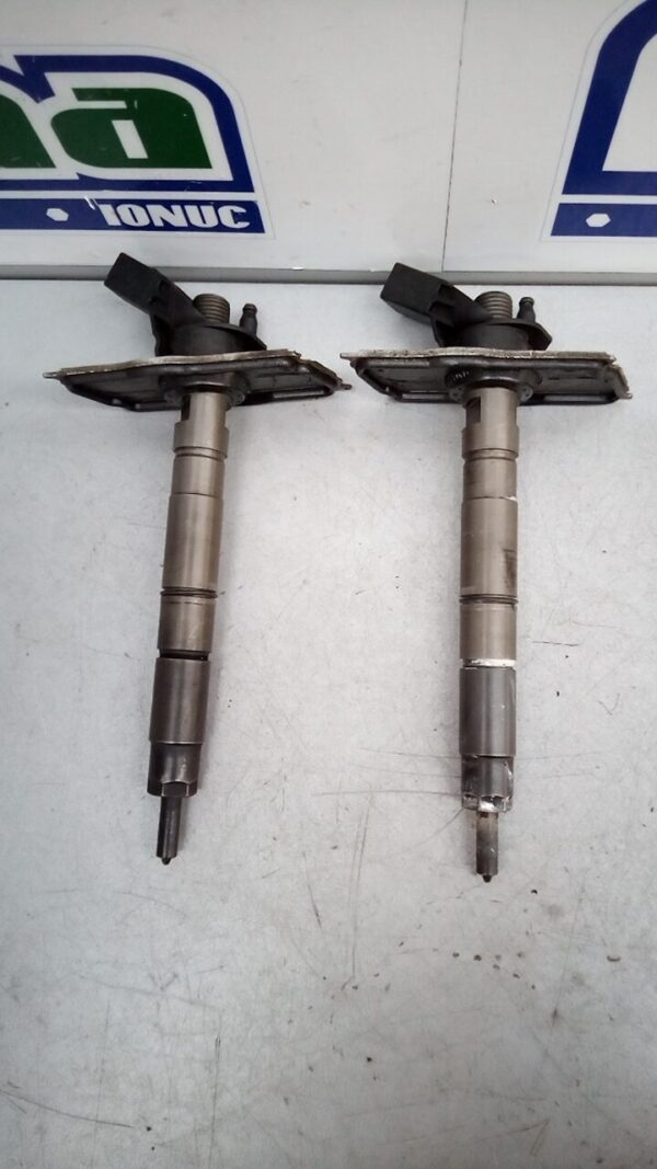 Injector AUDI Q7 4L 3.0 TDI 240 CP 2007-2009
