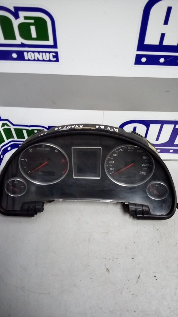 Ceas bord AUDI A4 B6 Variant 1.9 TDI 2000-2005