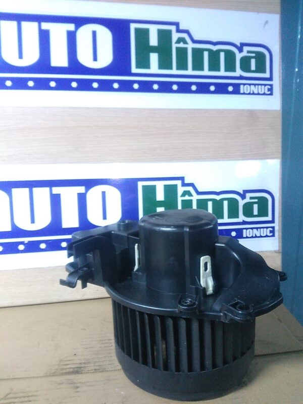 Ventilator habitaclu pentru masina cu volan pe dreapta BEHR MERCEDES C-Class W203 2000-2007