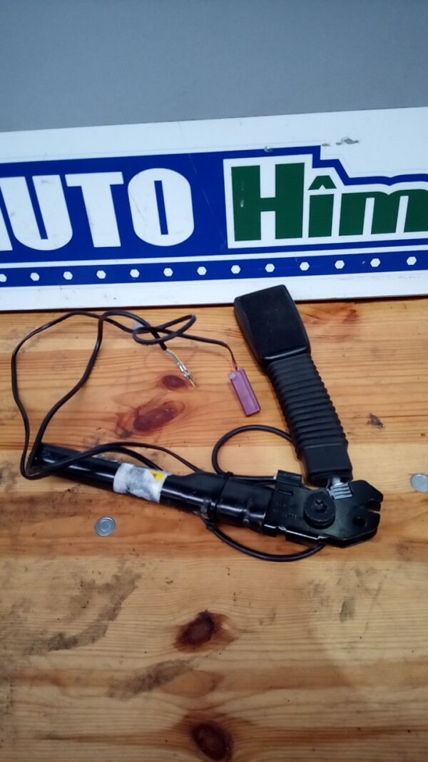 Fixare centura in podea fata dreapta FORD Kuga I 2008-2012