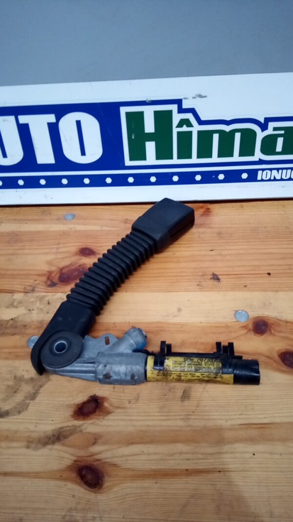 Fixare centura in podea fata stanga BMW X3 E83 2003-2010