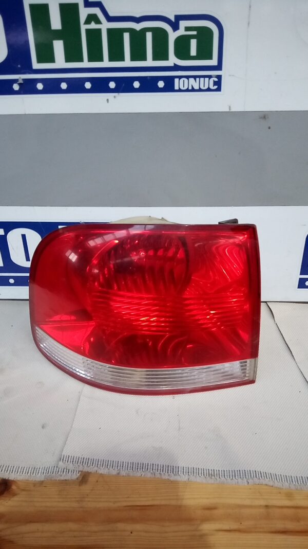 Stop stanga aripa VOLKSWAGEN Touareg 7L 2002-2010