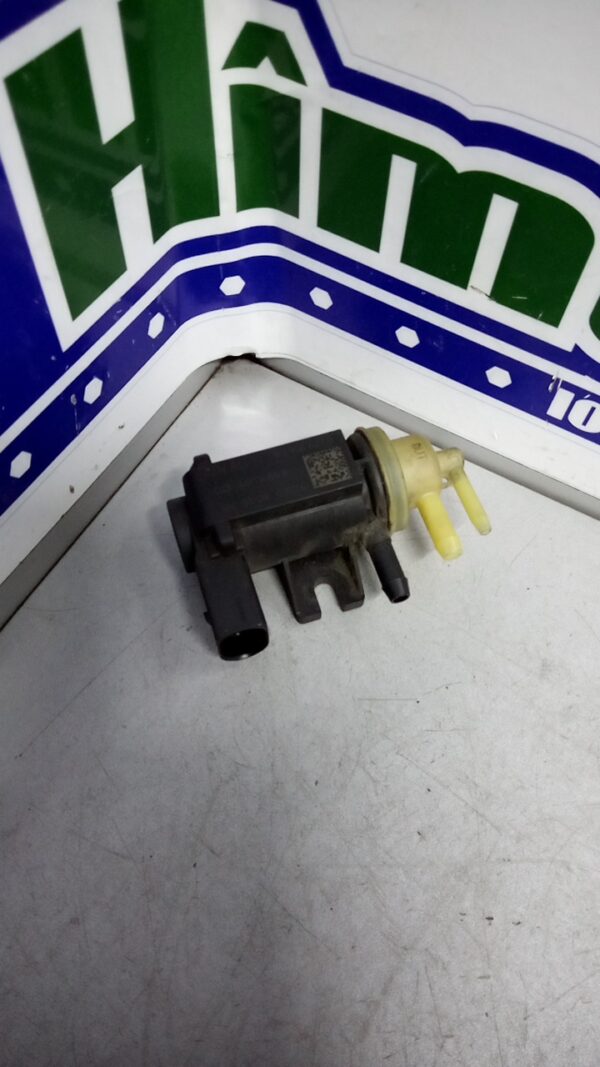 Supapa vacuum VOLKSWAGEN Passat B7 2.0 TDI 2011-2016