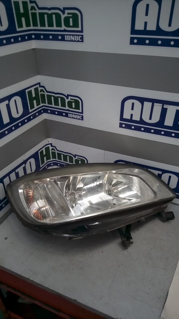 Far dreapta VALEO cu finitie cromata OPEL Zafira A 1999-2005