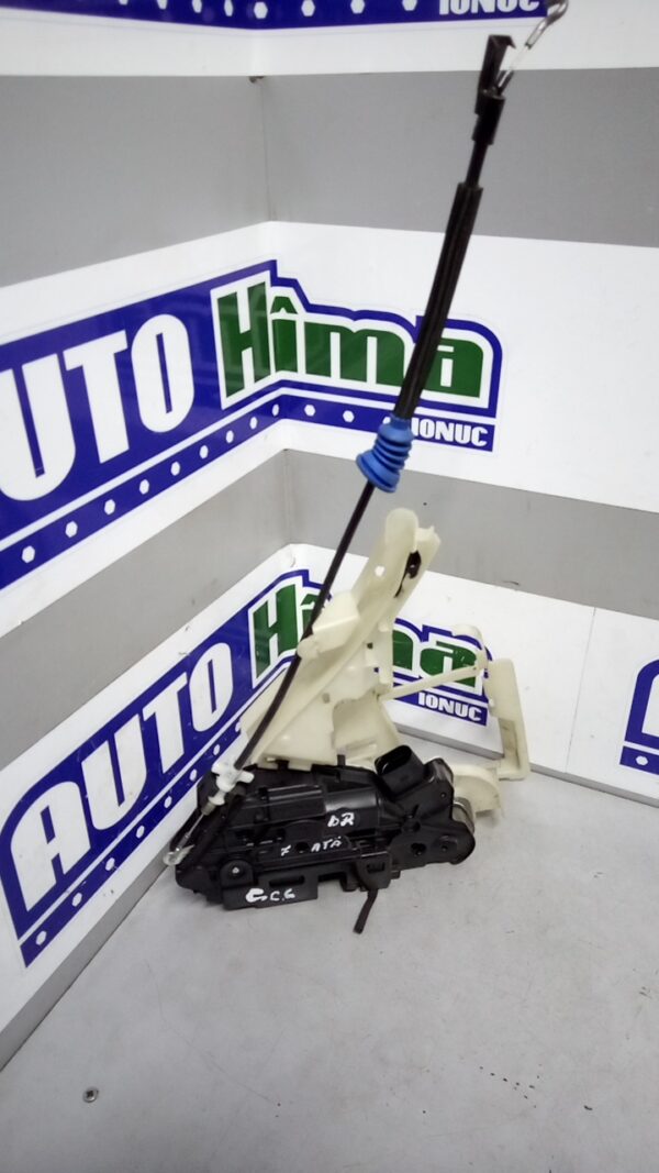 Broasca usa fata dreapta VOLKSWAGEN Tiguan 5N 2007-2011