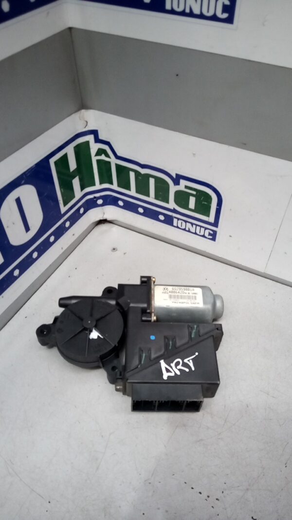 Motoras macara dreapta fata VOLKSWAGEN Polo 9N 2001-2009