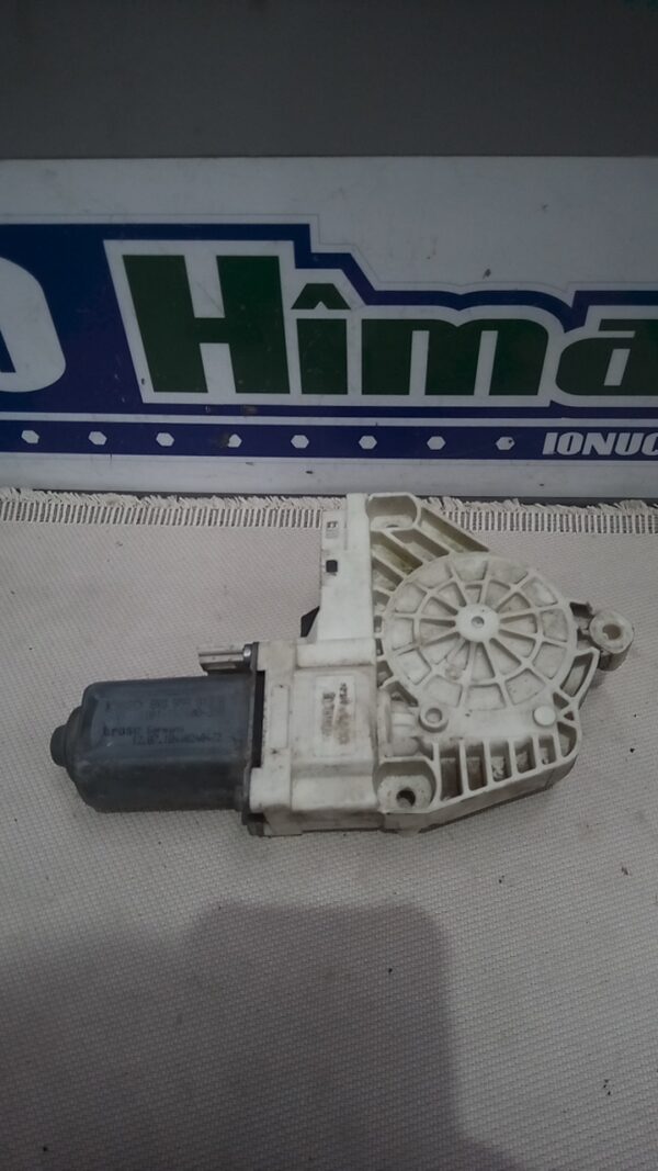 Motoras macara spate dreapta AUDI A4 B8 2009-2015