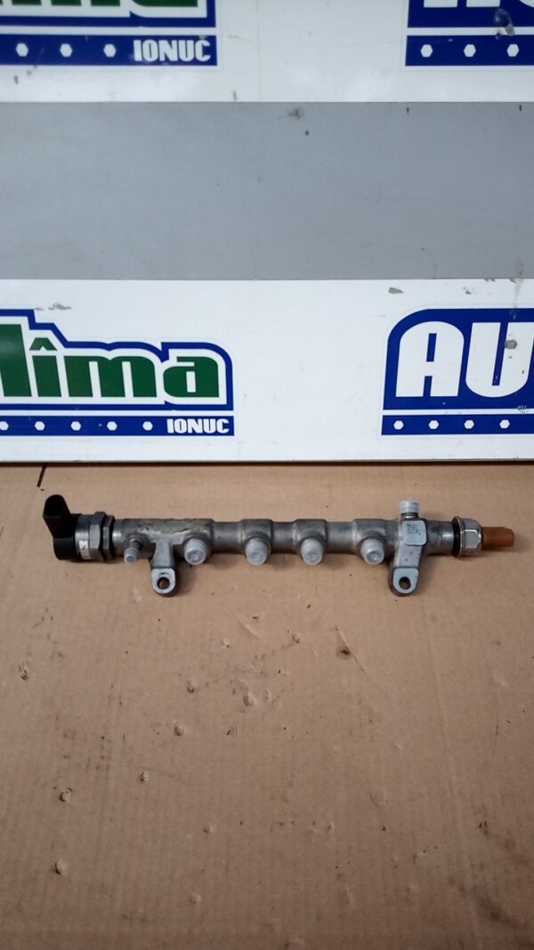 Rampa injectoare AUDI A5 8T 2.0 TDI 150 CP 2007-2016