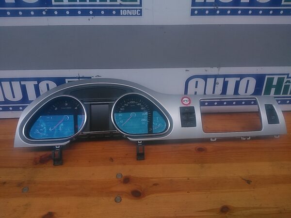 Ceas bord AUDI Q7 4L 3.0 TDI 2006-2015