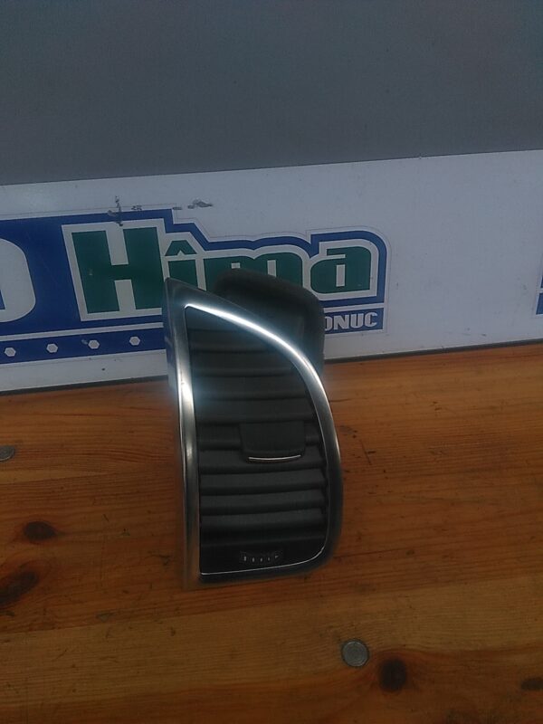Grila aer bord stanga AUDI Q7 4L 2006-2015