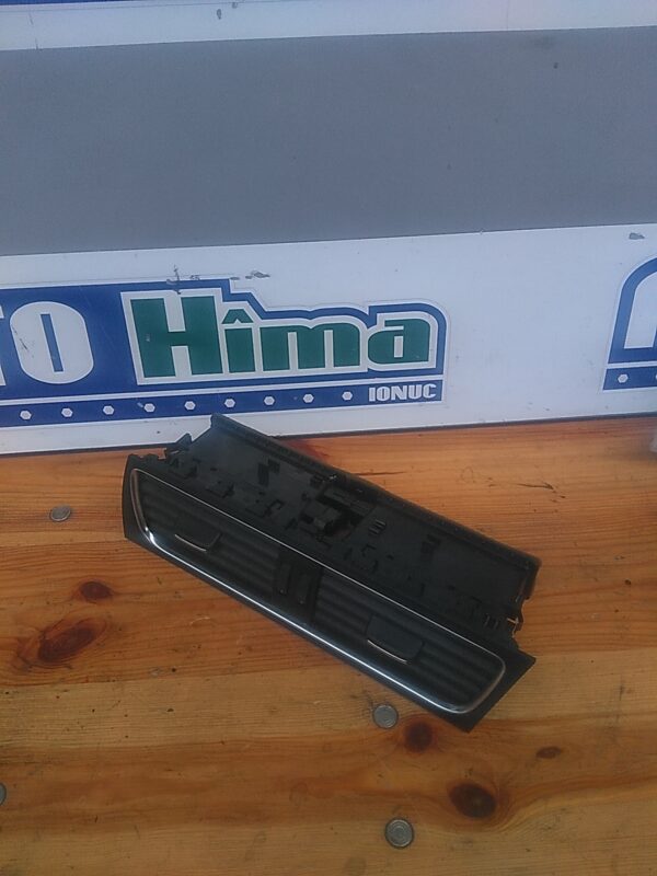 Grila aer bord centrala volan pe dreapta AUDI A5 8T 2007-2016