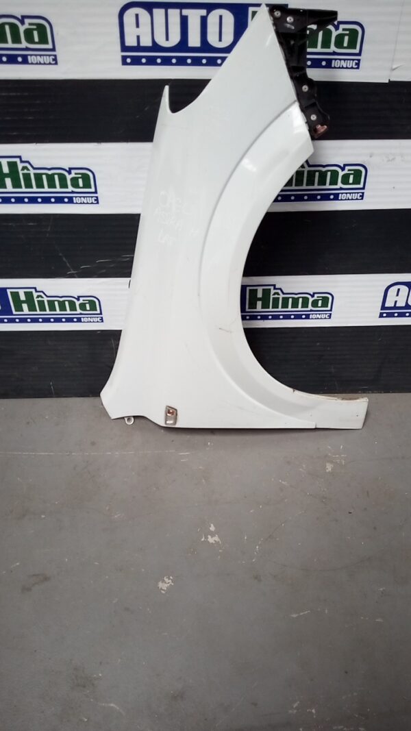 Aripa fata dreapta OPEL Astra H 2004-2014 Albă