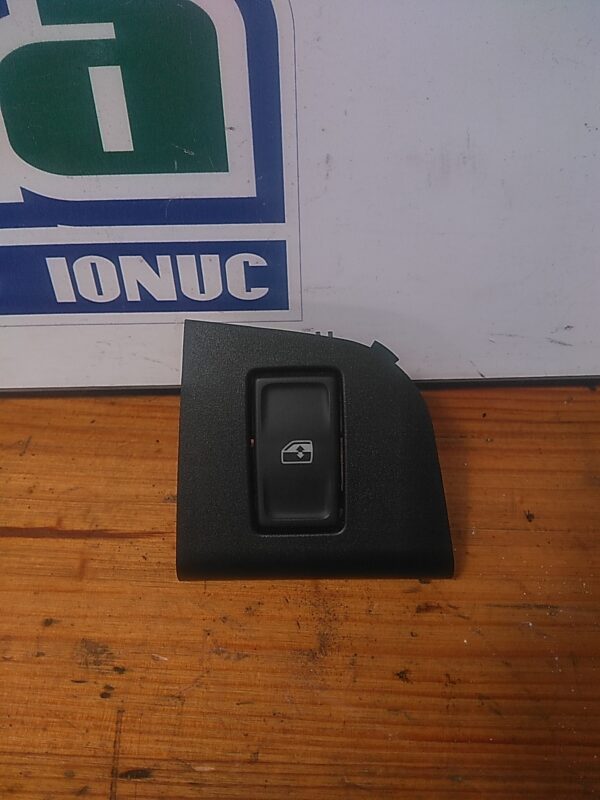 Buton geamuri stanga spate SKODA Octavia III Variant 5E 2012-2019