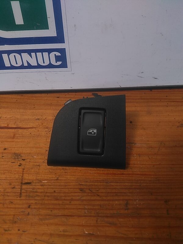 Buton geamuri dreapta fata SKODA Octavia III Variant 5E 2012-2019
