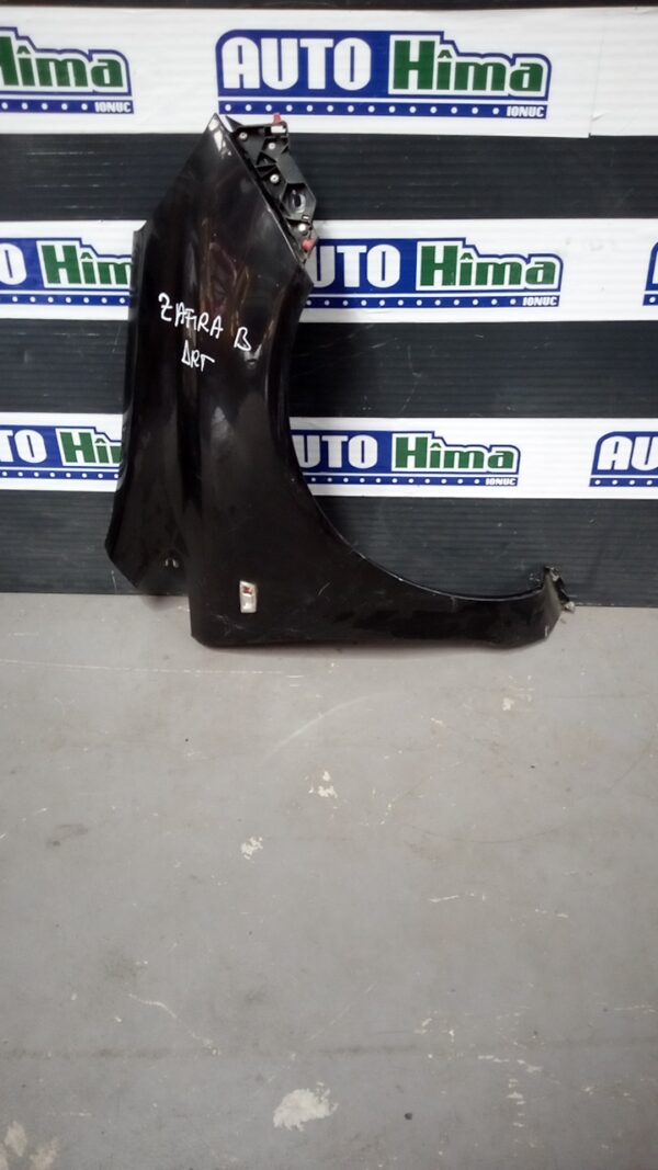 Aripa fata dreapta OPEL Zafira B 2005-2014 neagră