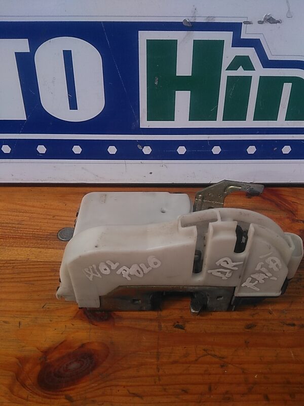 Broasca usa fata dreapta VOLKSWAGEN Polo 6N 1994-1999