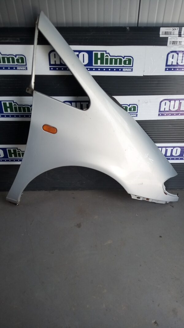 Aripa fata dreapta VOLKSWAGEN Sharan 1996- 2001 Argintie