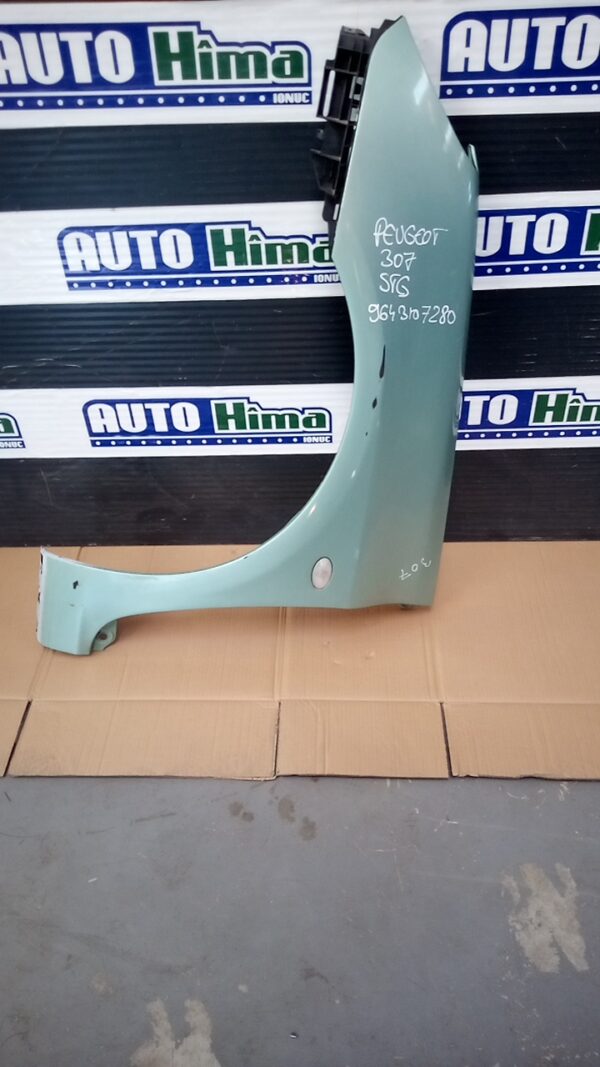 Aripa fata stanga verde deschis PEUGEOT 307 2001-2011