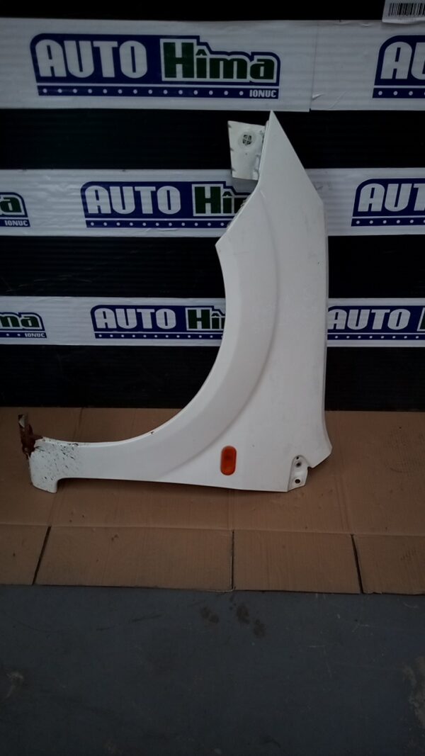 Aripa fata stanga alba FORD Fiesta MK5 2001-2008
