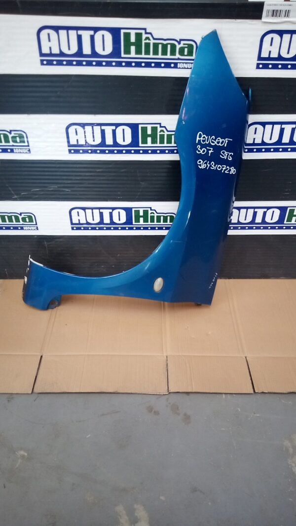 Aripa fata stanga albastra PEUGEOT 307 2001-2011