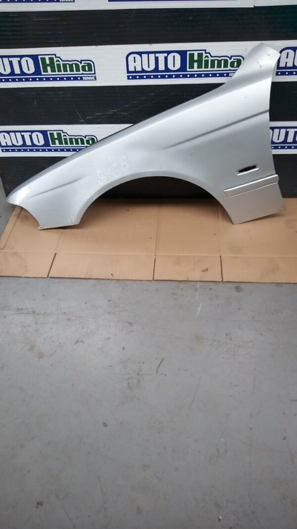 Aripa fata stanga argintie BMW Seria V E39 1995-2003