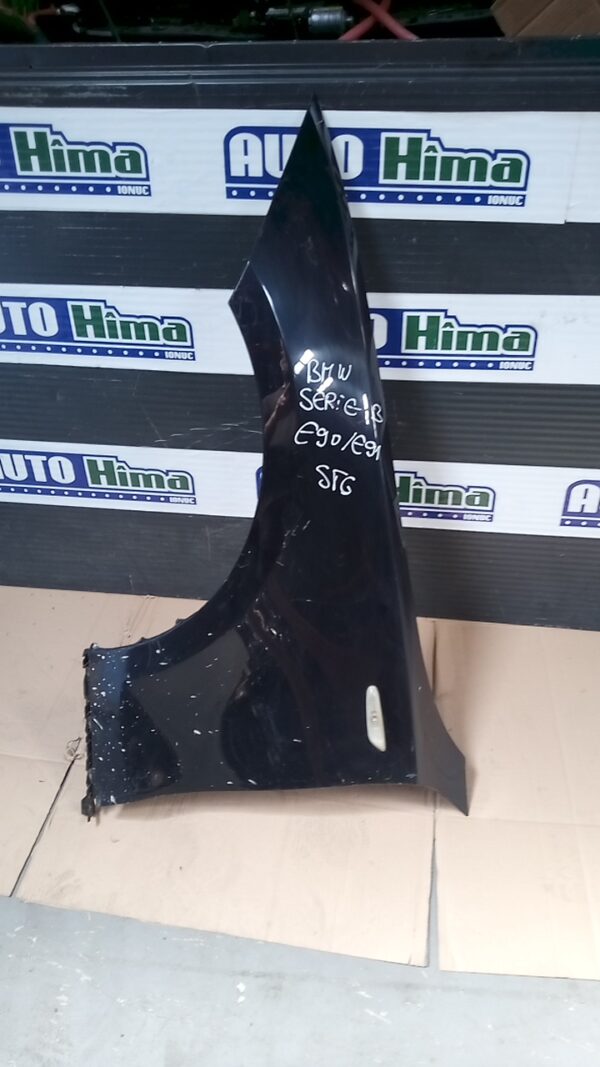 Aripa fata stanga BMW Seria III E90 2004-2013 Neagră
