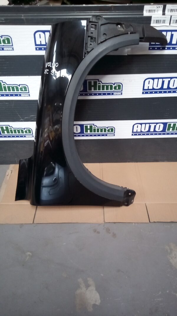 Aripa fata dreapta neagra VOLVO XC90 I 2002-2014