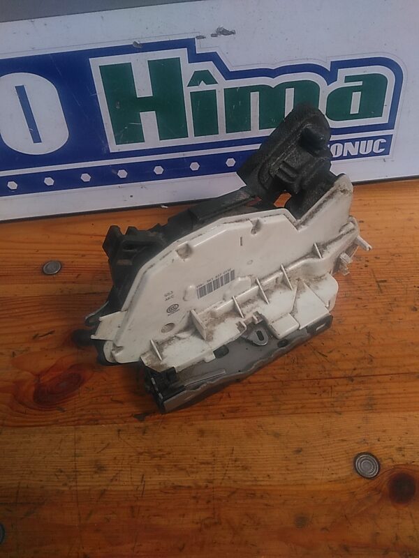 Broasca usa stanga fata VOLKSWAGEN Golf VII 2012-2020