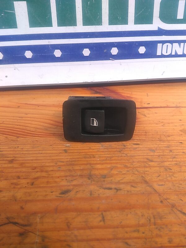 Buton geam dreapta spate BMW Seria III E90 2004-2013