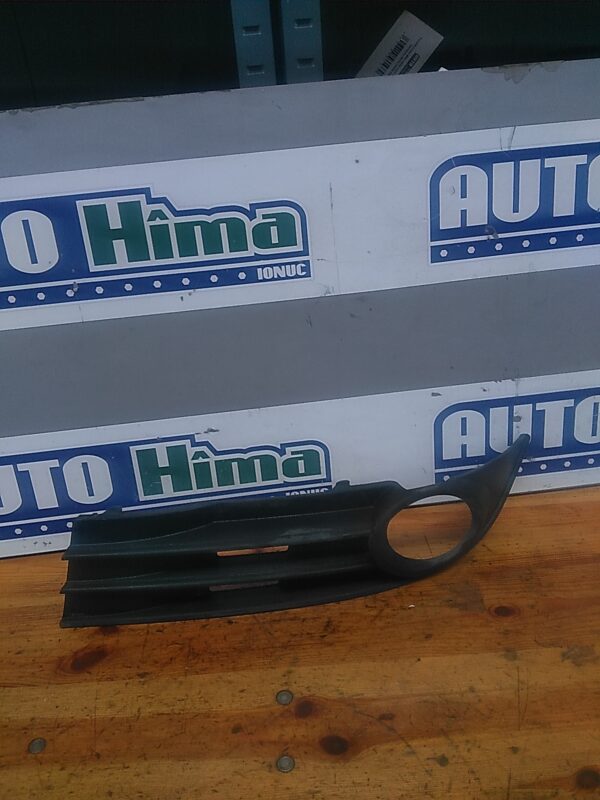 Grila proiector stanga VOLKSWAGEN Touran 1T1 2005-2010