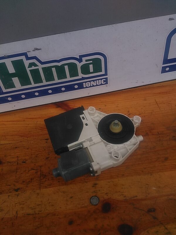 Motoras macara dreapta fata AUDI A3 8P 2003-2012