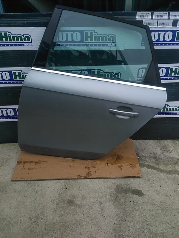 Usa spate stanga gri cu geam AUDI A4 B8 combi 2008-2016